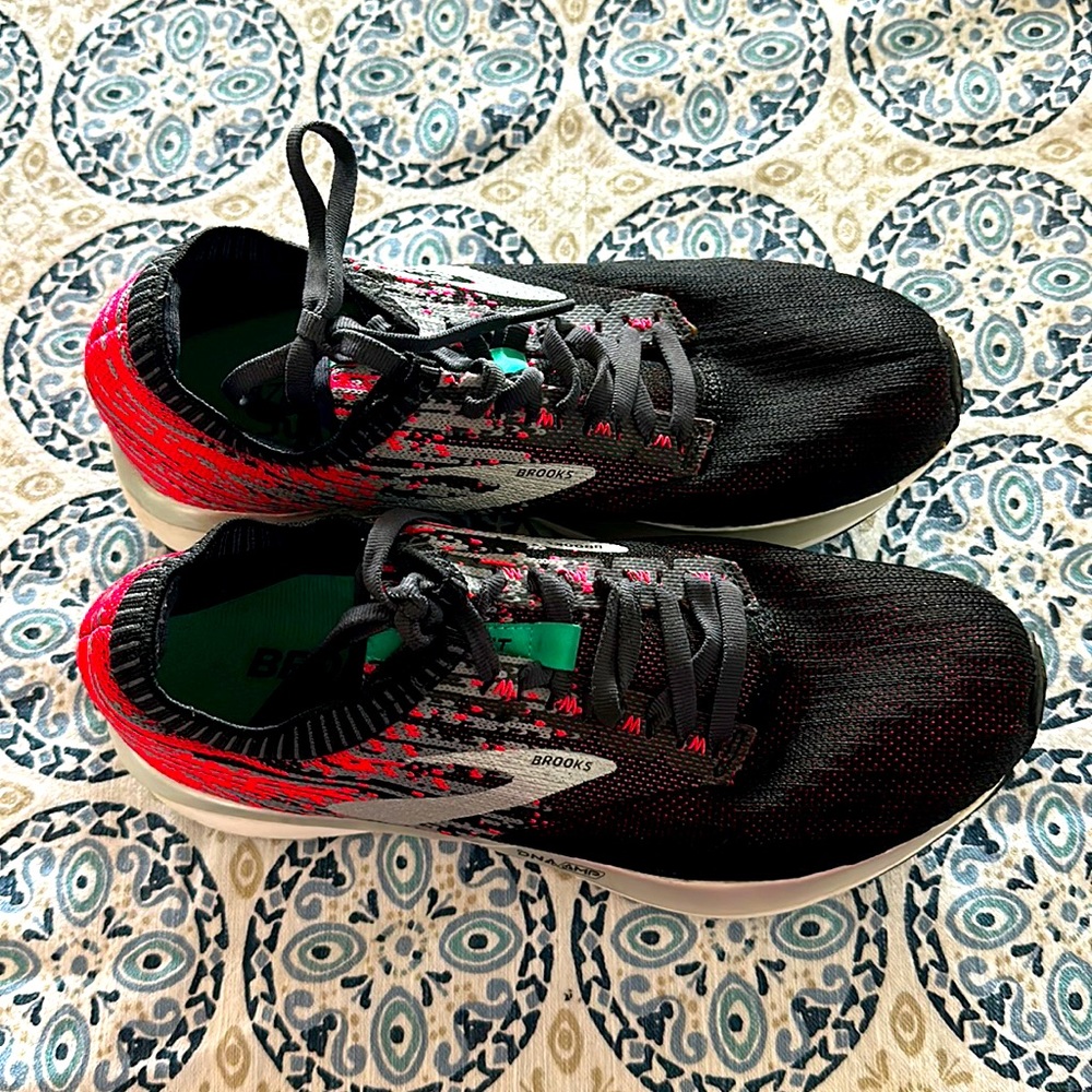 Brooks Ricochet Women’s Running Shoe Size 6.5